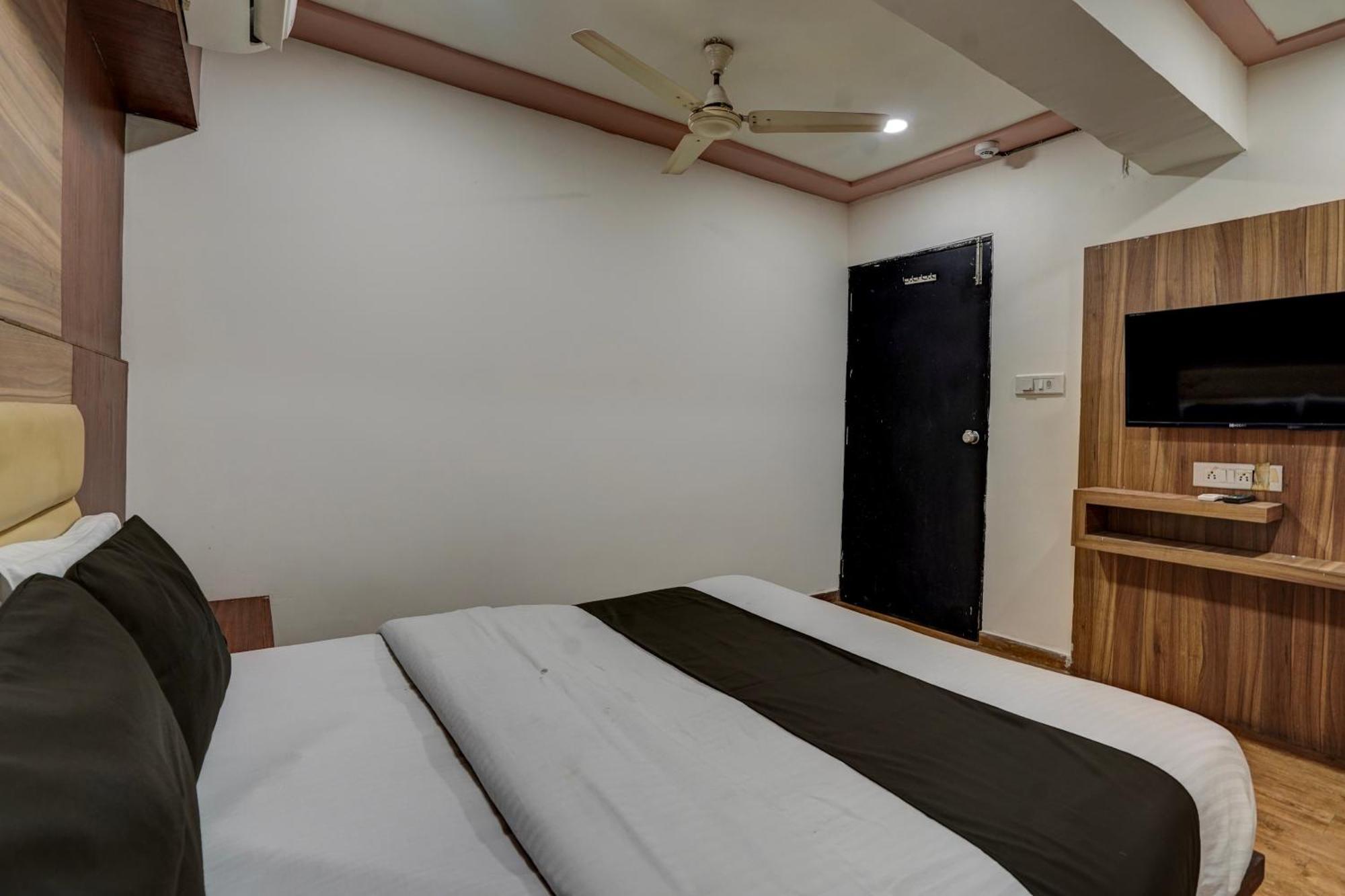 Hotel O Palak Palace アーメダバード エクステリア 写真